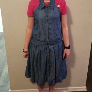 Backless denim dress with collar